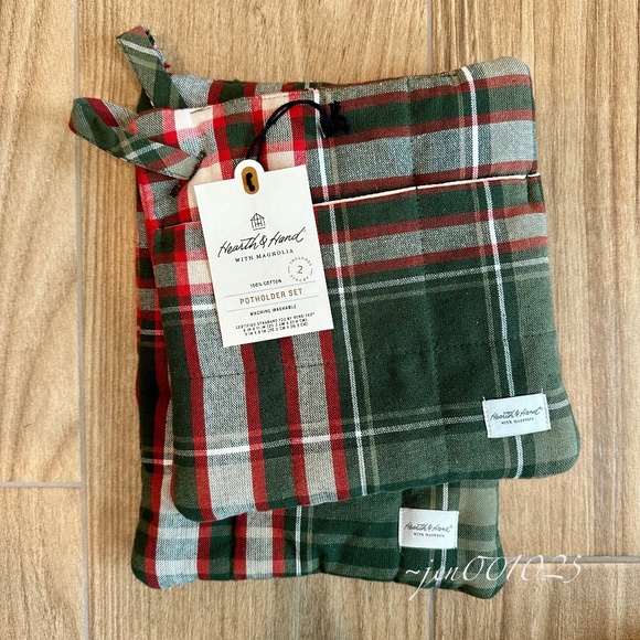 Hearth & Hand Magnolia 2pc Christmas Plaid Potholders - Picture 12 of 12